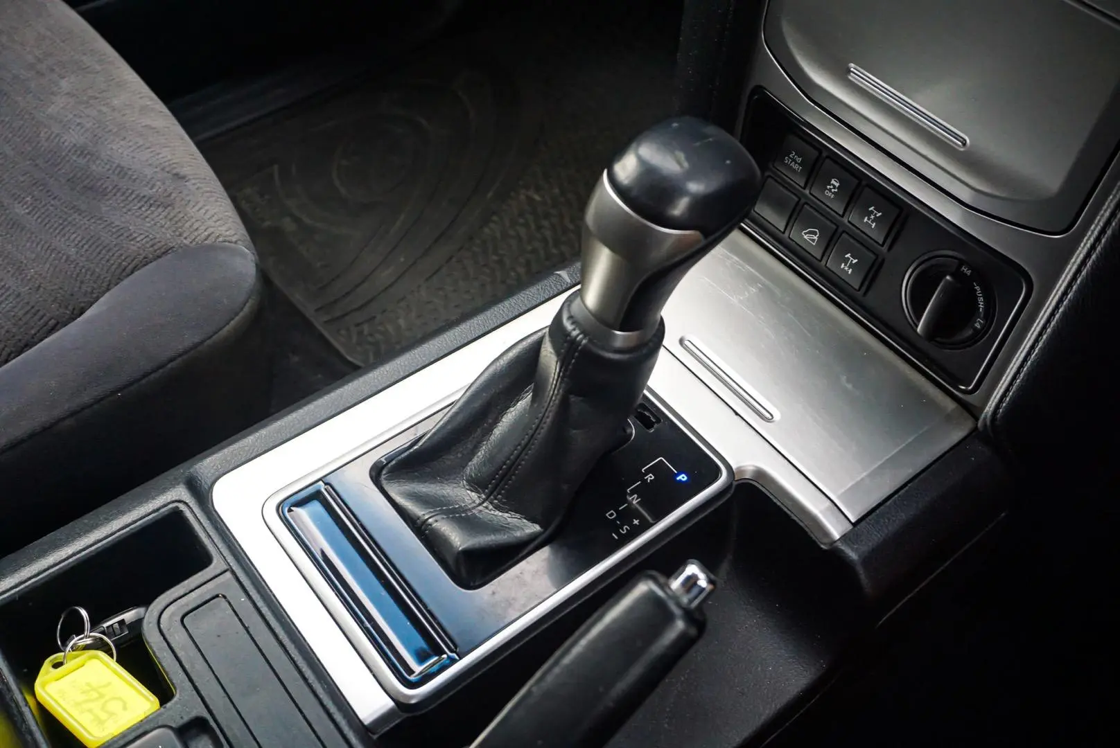 2018 Toyota Landcruiser Prado Gallery Image 16