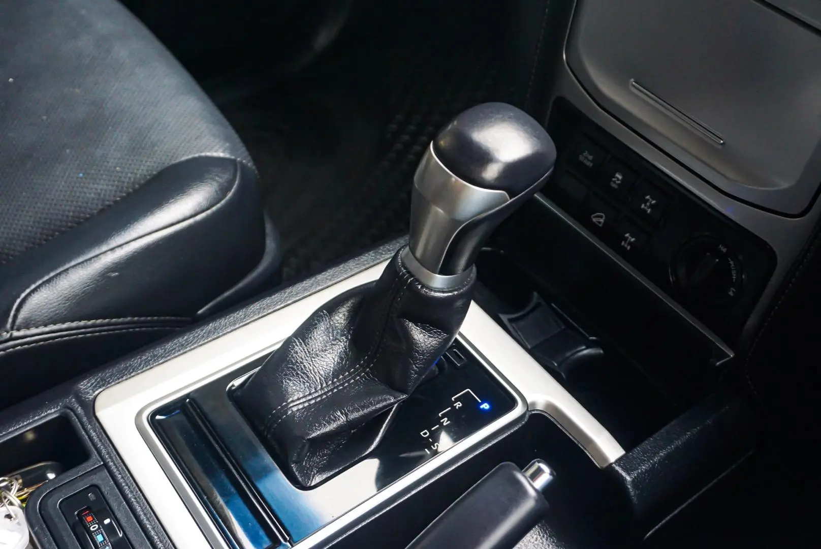 2020 Toyota Landcruiser Prado Gallery Image 16