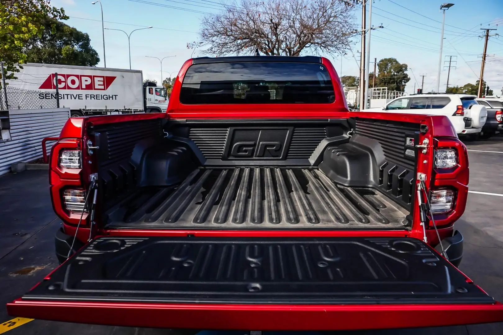 2024 Toyota Hilux Gallery Image 10
