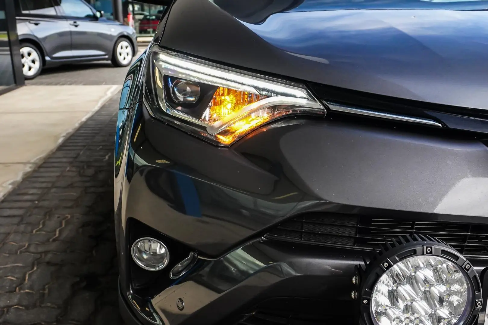 2018 Toyota RAV4 Gallery Image 13