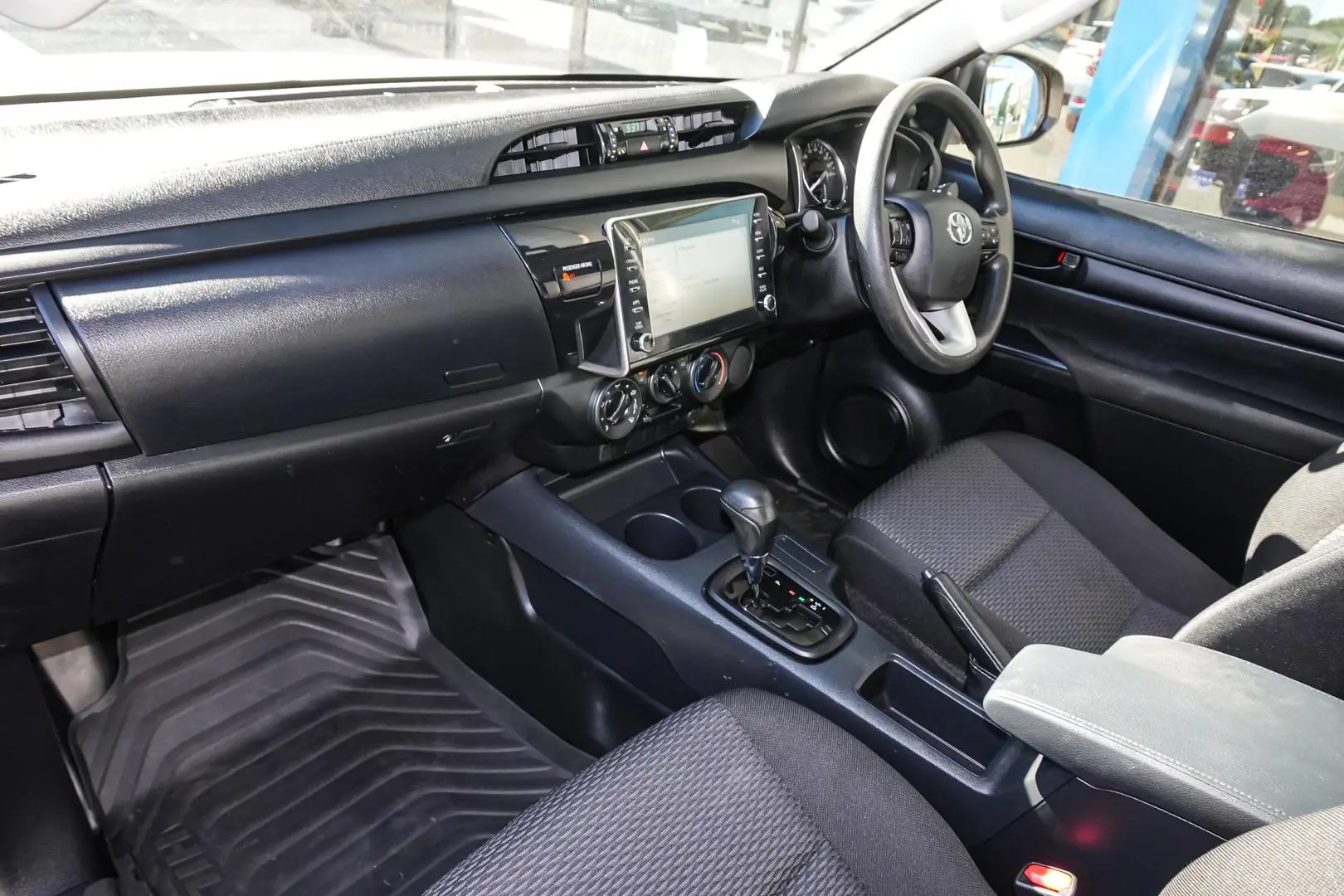 2023 Toyota Hilux Gallery Image 13