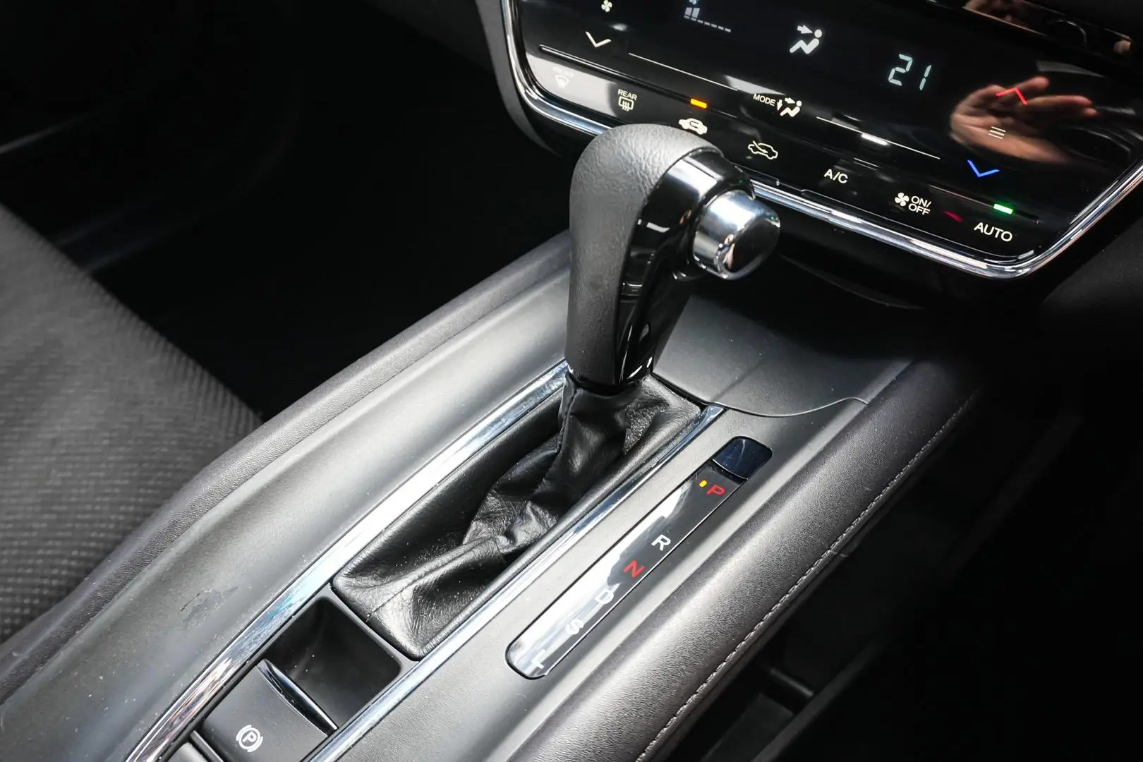 2017 Honda HR-V Gallery Image 18