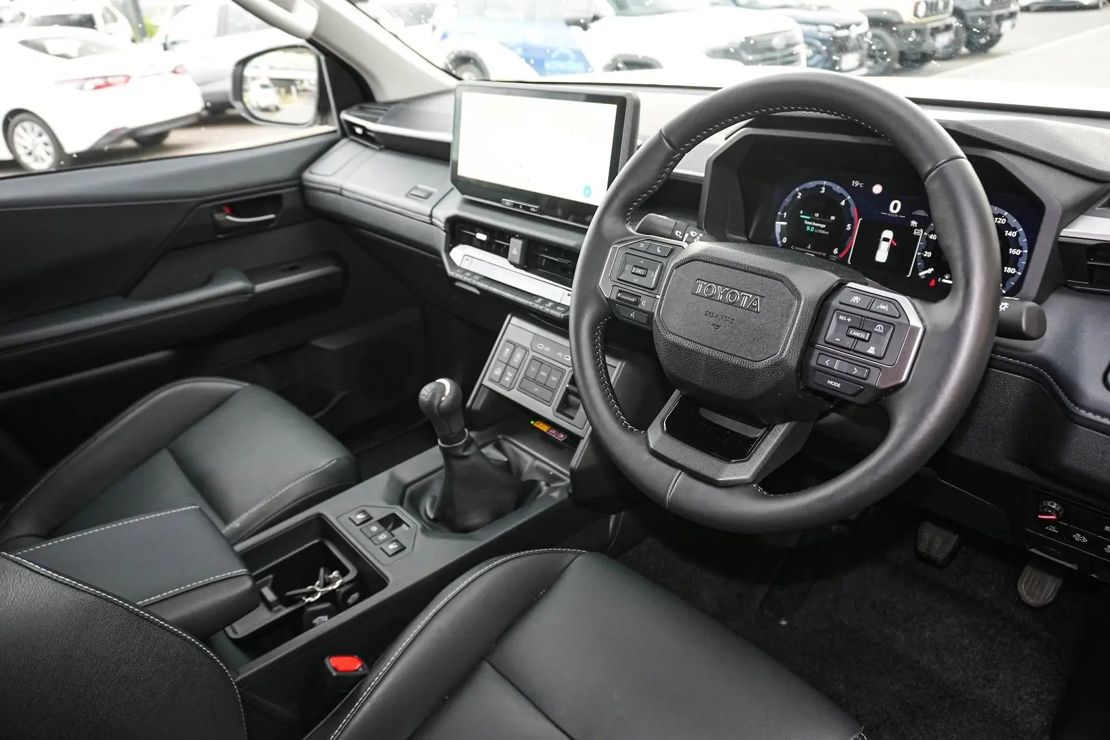 2025 Toyota Hilux Gallery Image 7