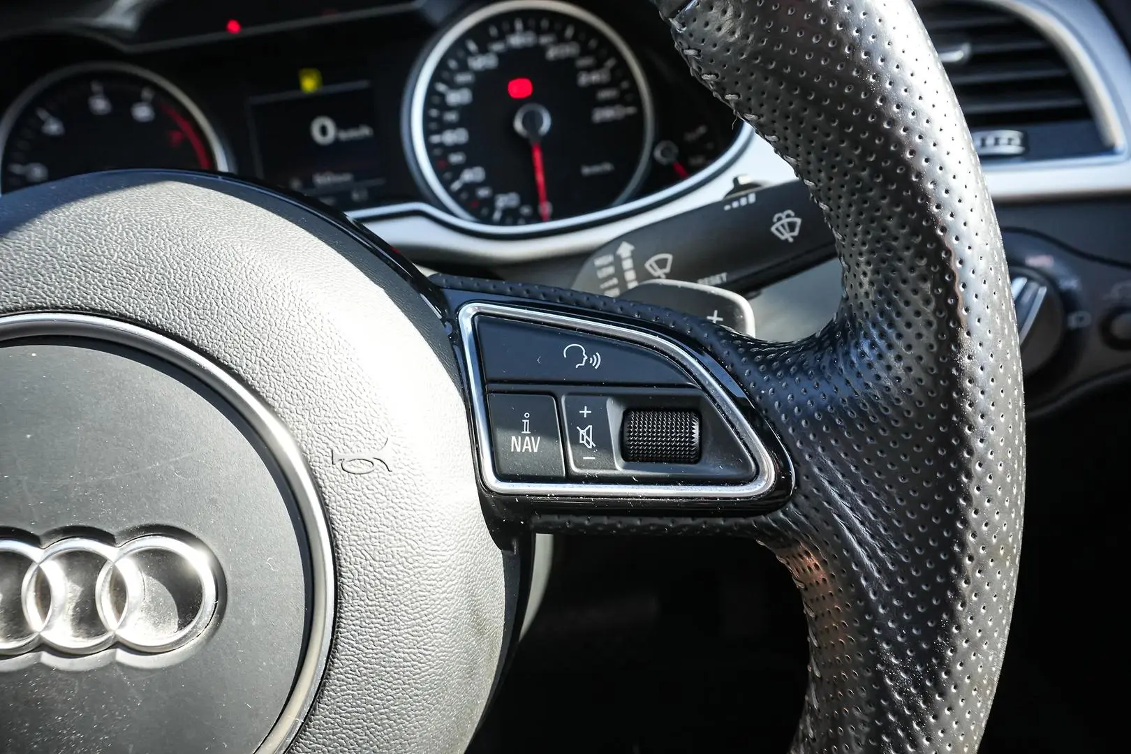 2015 Audi A4 Gallery Image 22