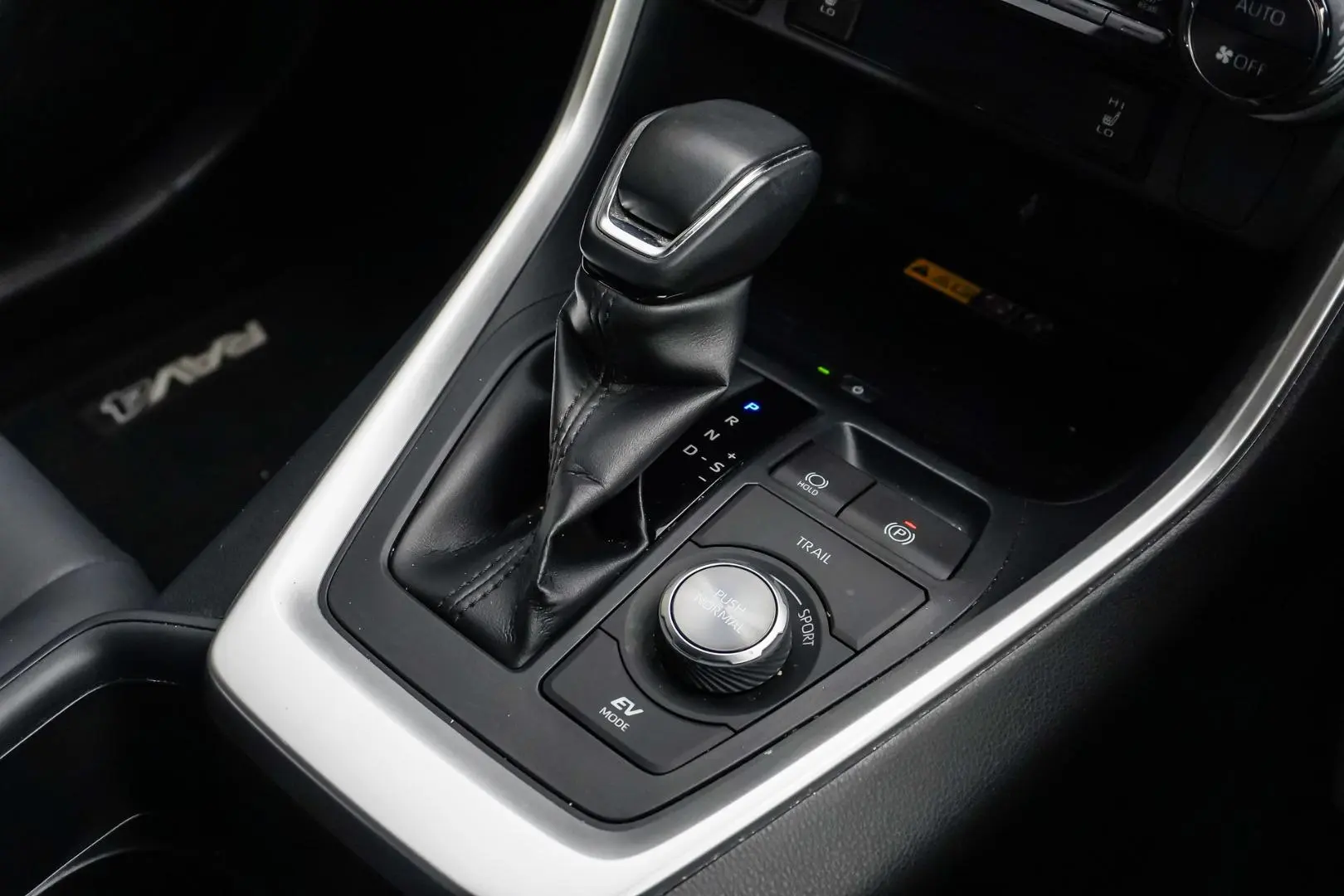 2022 Toyota RAV4 Gallery Image 19