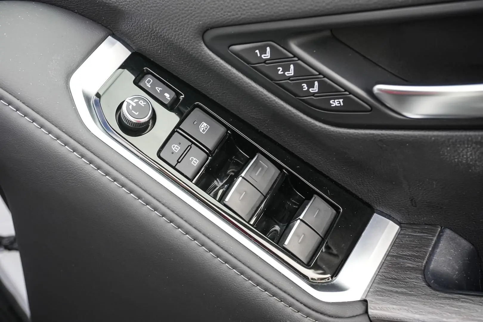2022 Toyota Landcruiser Gallery Image 18