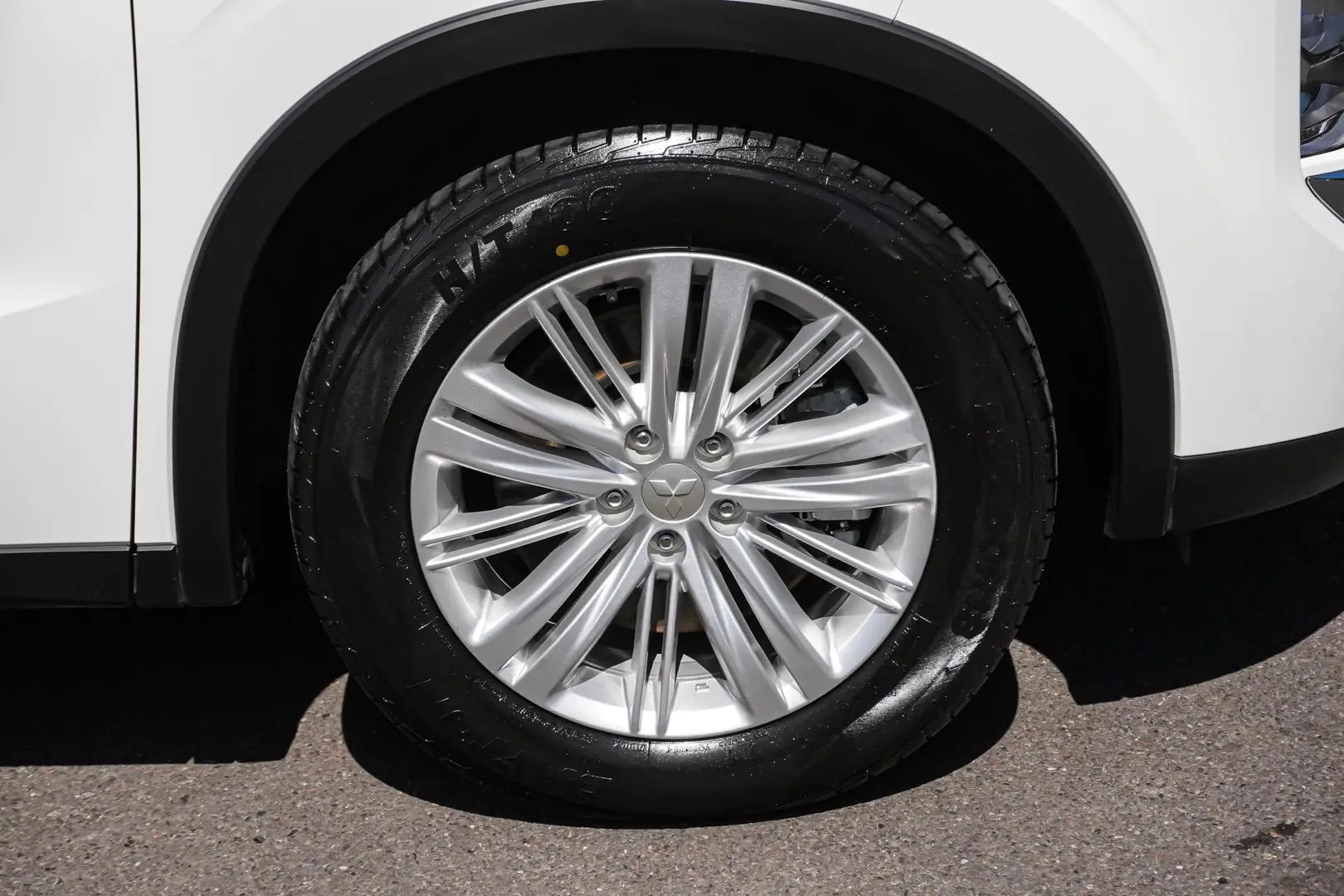 2023 Mitsubishi Outlander Gallery Image 13