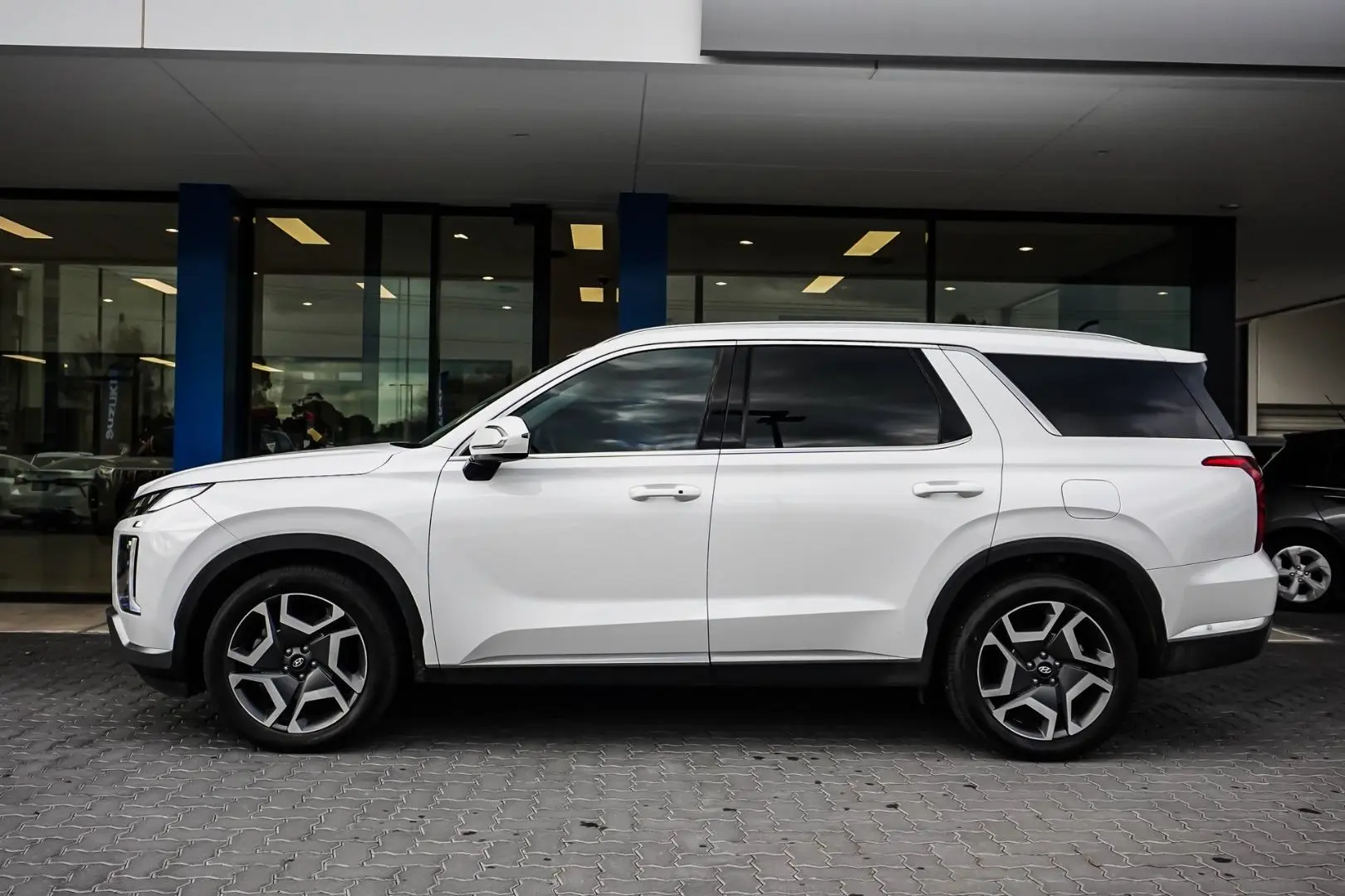 2024 Hyundai Palisade Gallery Image 4