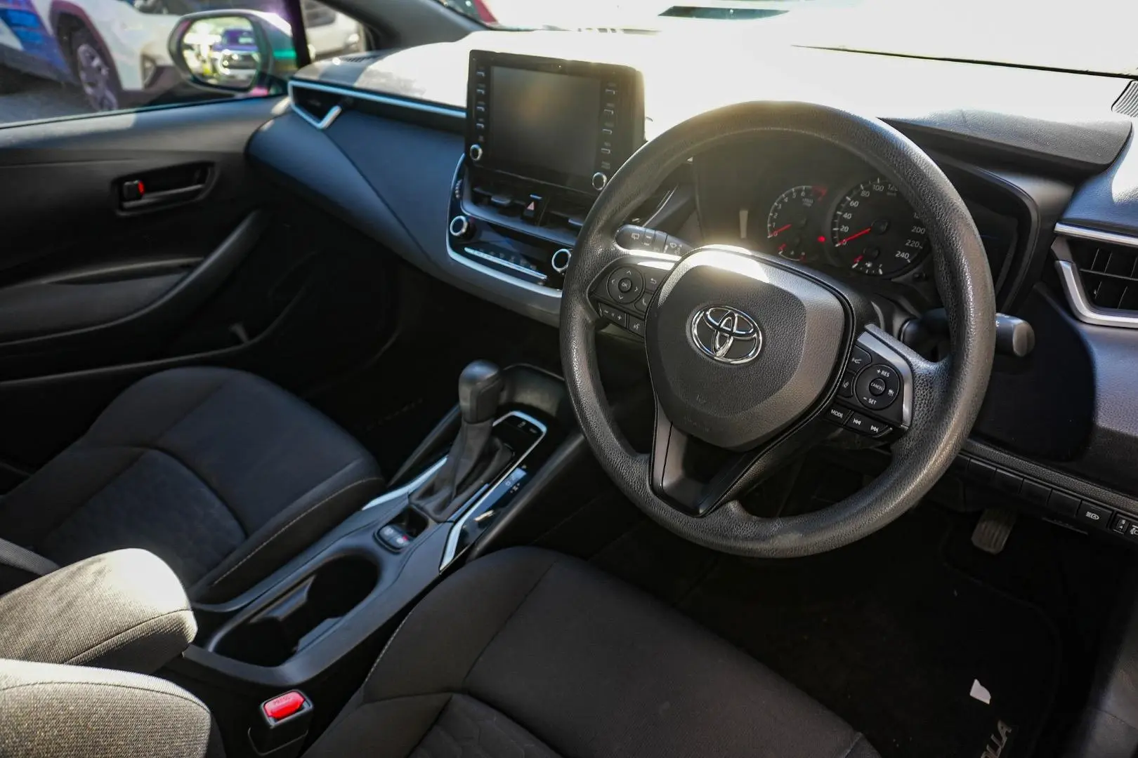 2019 Toyota Corolla Gallery Image 7