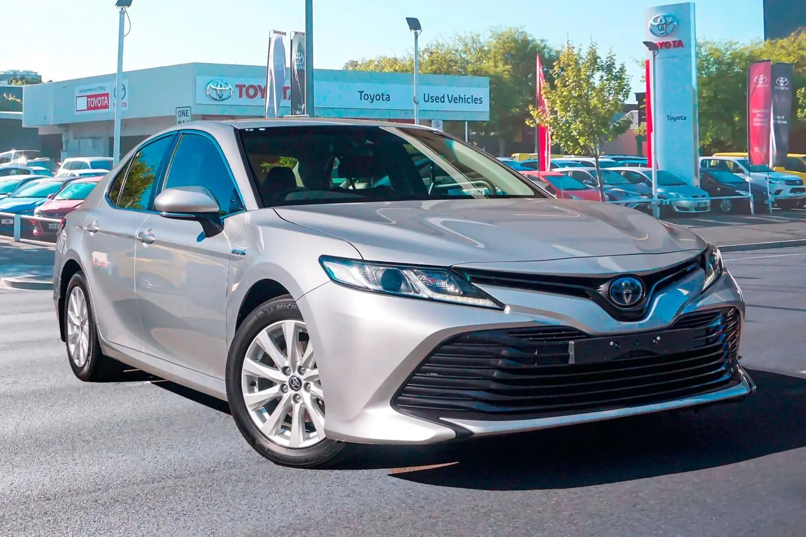 2020 Toyota Camry Gallery Image 1