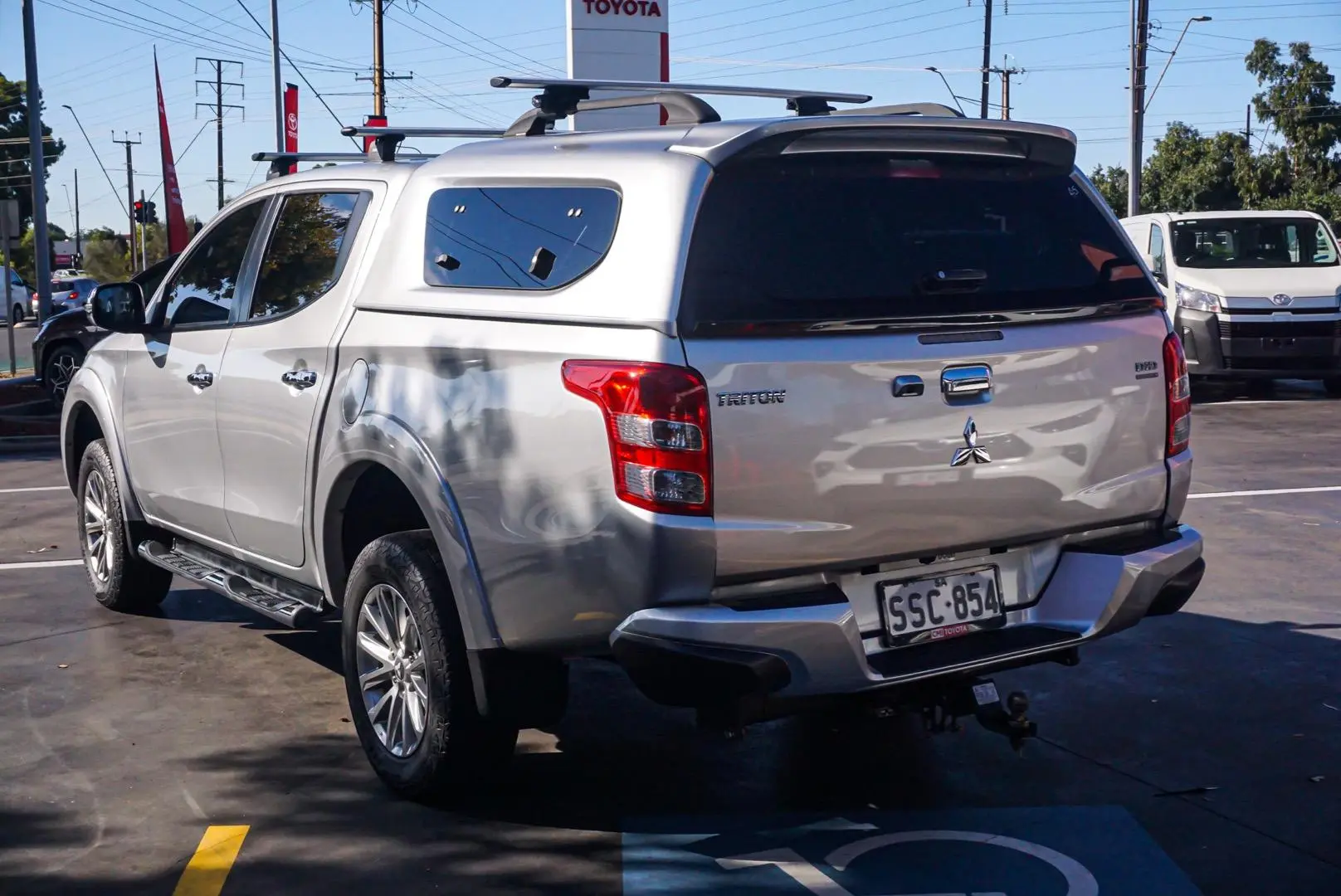 2016 Mitsubishi Triton Gallery Image 2