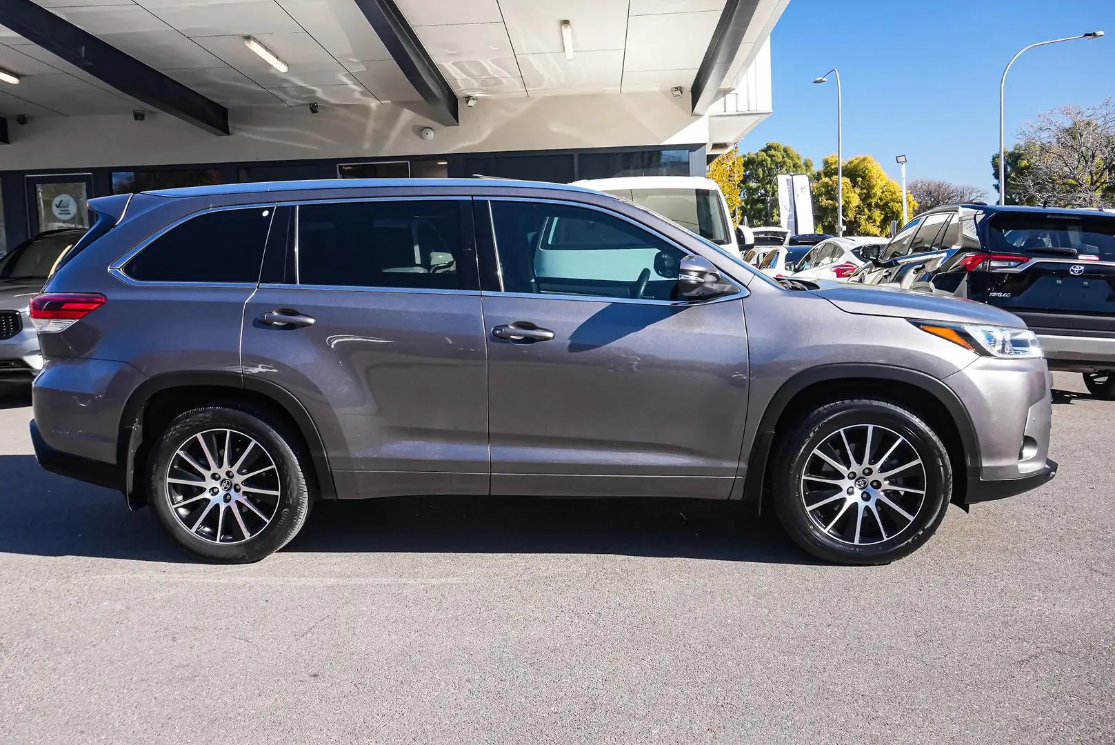 2019 Toyota Kluger Gallery Image 4