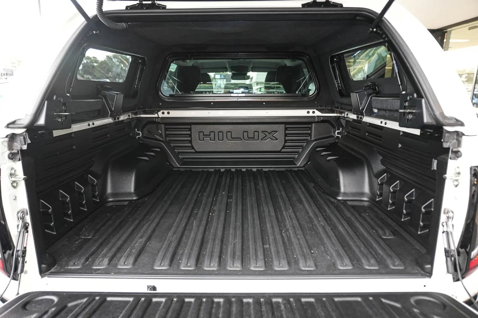 2025 Toyota Hilux Gallery Image 11