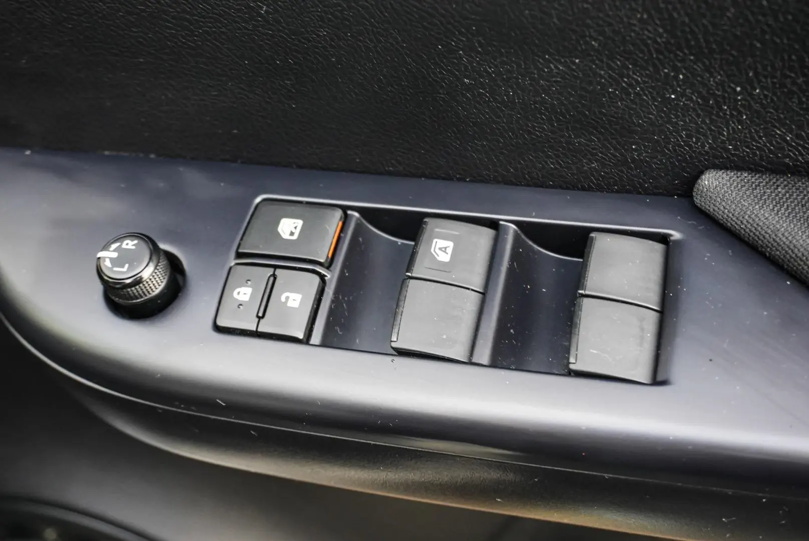2022 Toyota Hilux Gallery Image 17