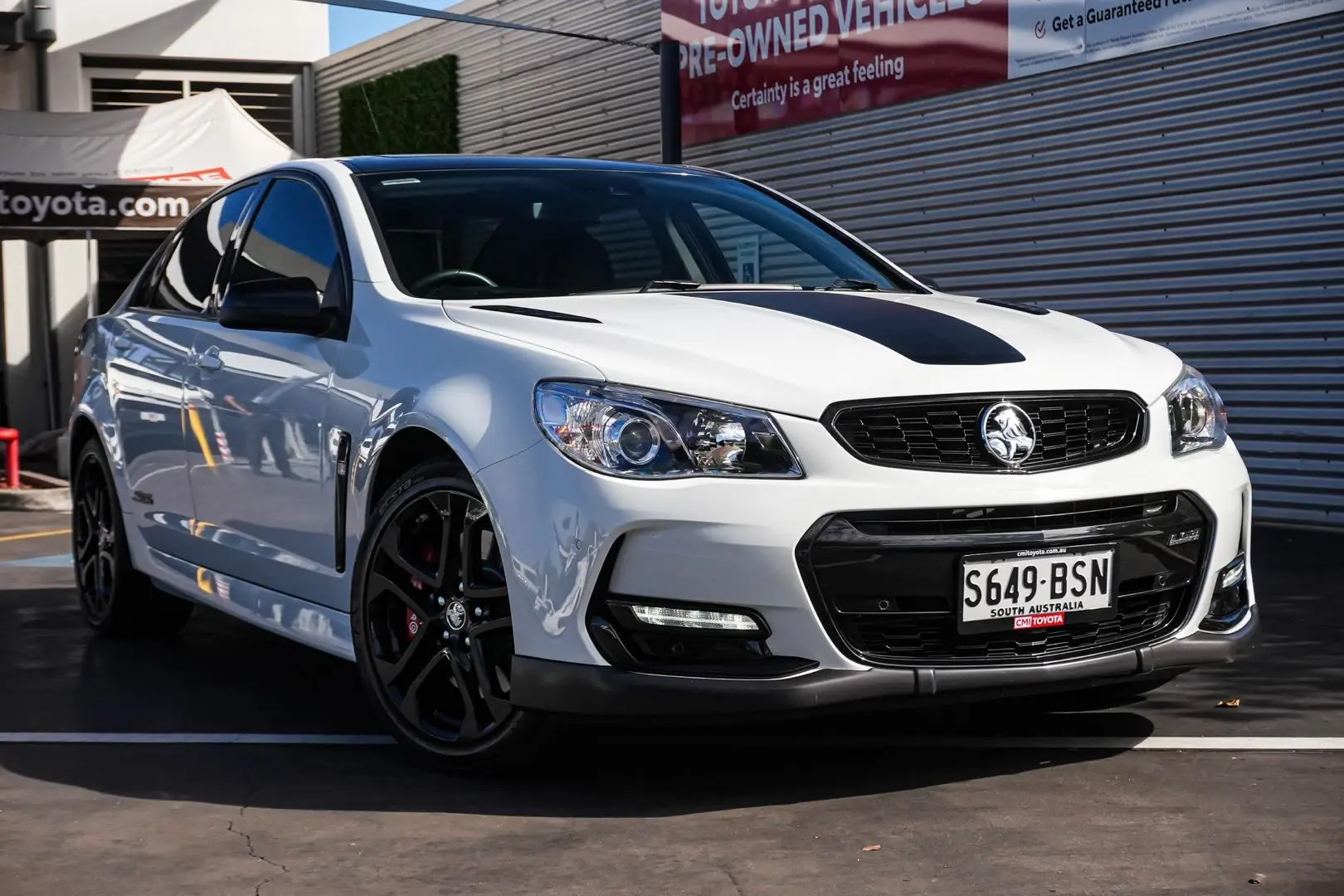 2017 Holden Commodore Gallery Image 2
