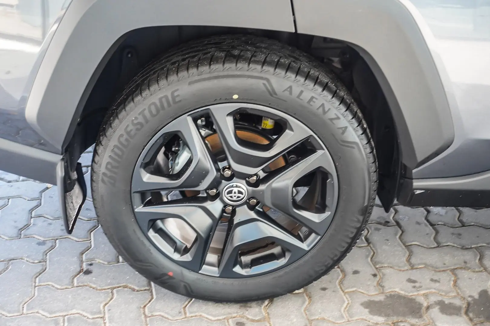 2023 Toyota RAV4 Gallery Image 18