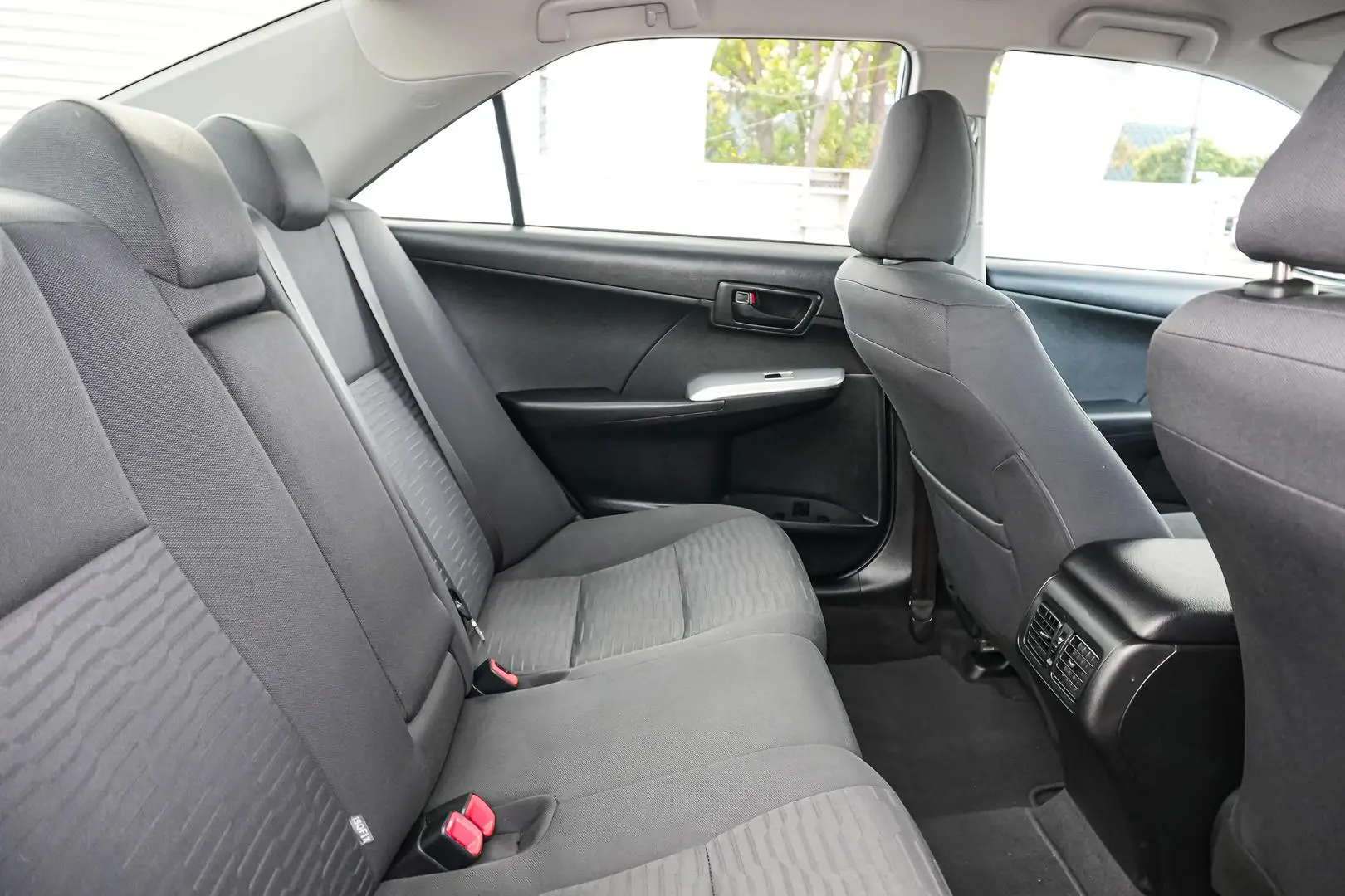 2017 Toyota Camry Gallery Image 15