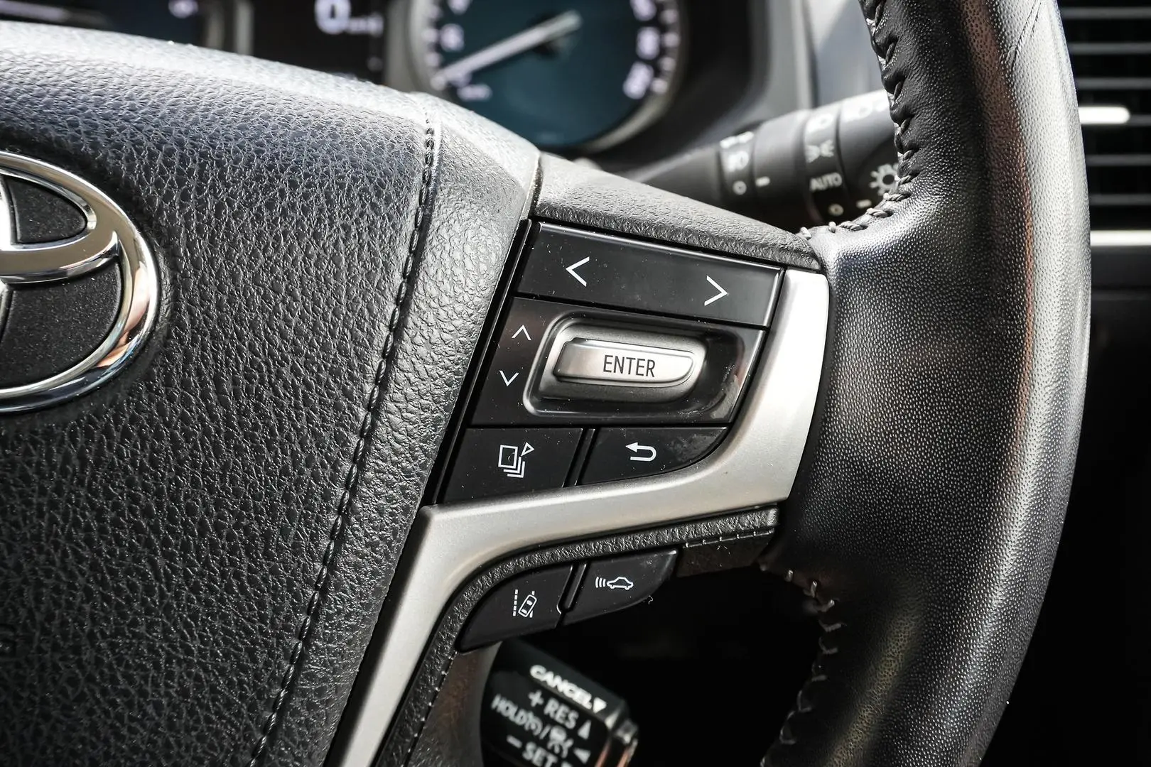 2017 Toyota Landcruiser Prado Gallery Image 20