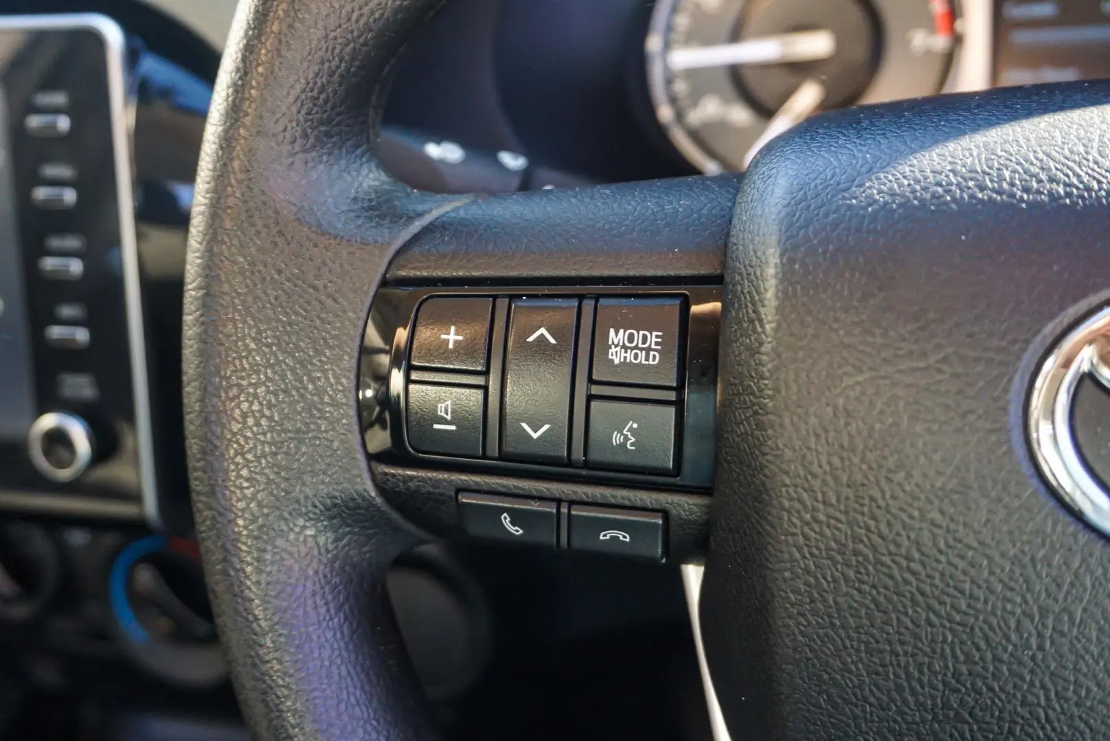2021 Toyota Hilux Gallery Image 16