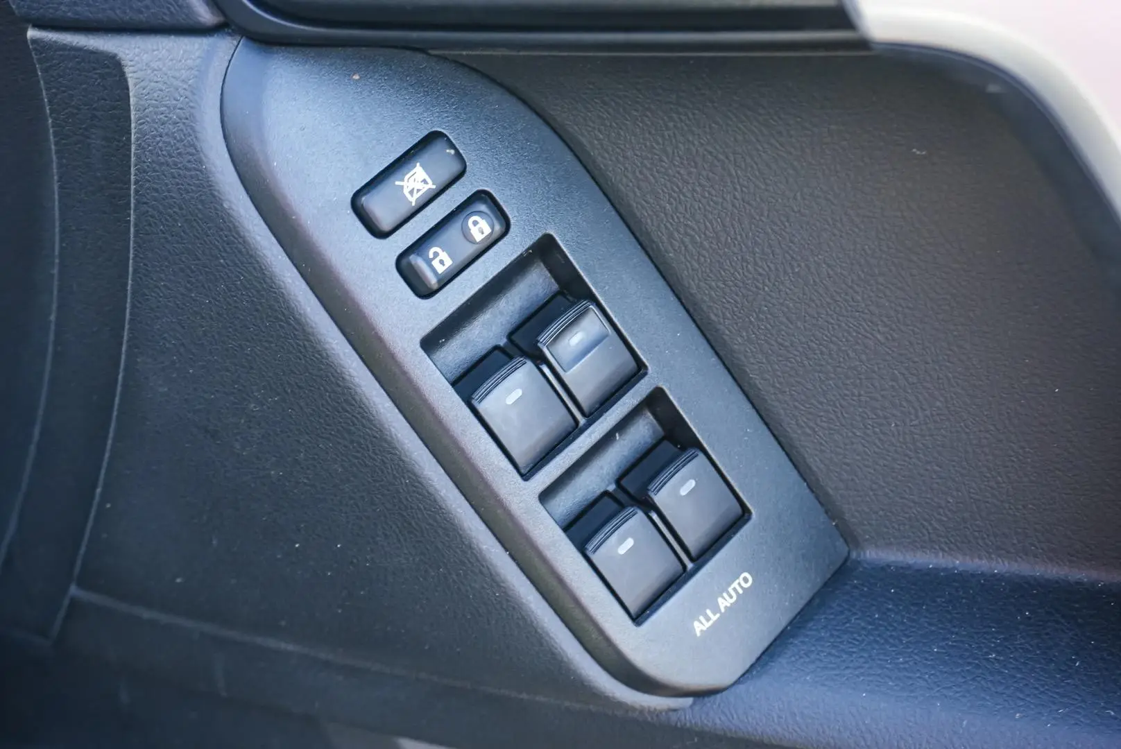 2021 Toyota Landcruiser Prado Gallery Image 18