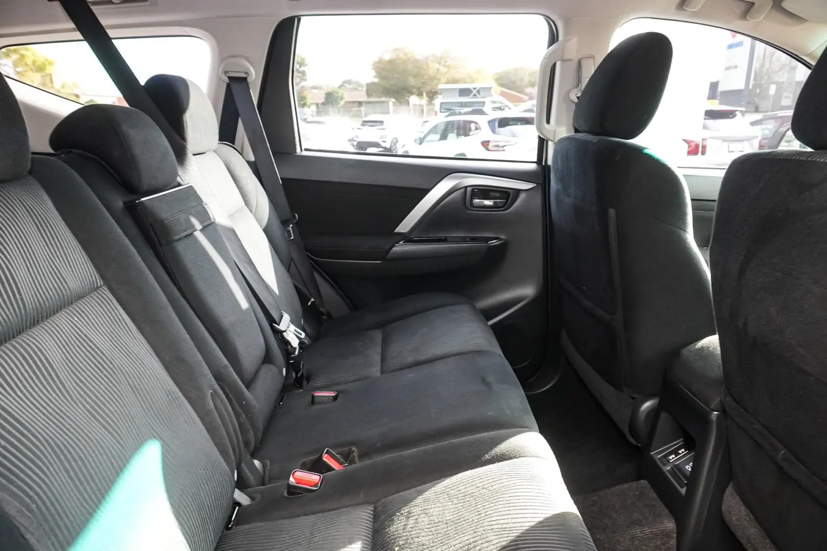 2021 Mitsubishi Pajero Sport Gallery Image 9