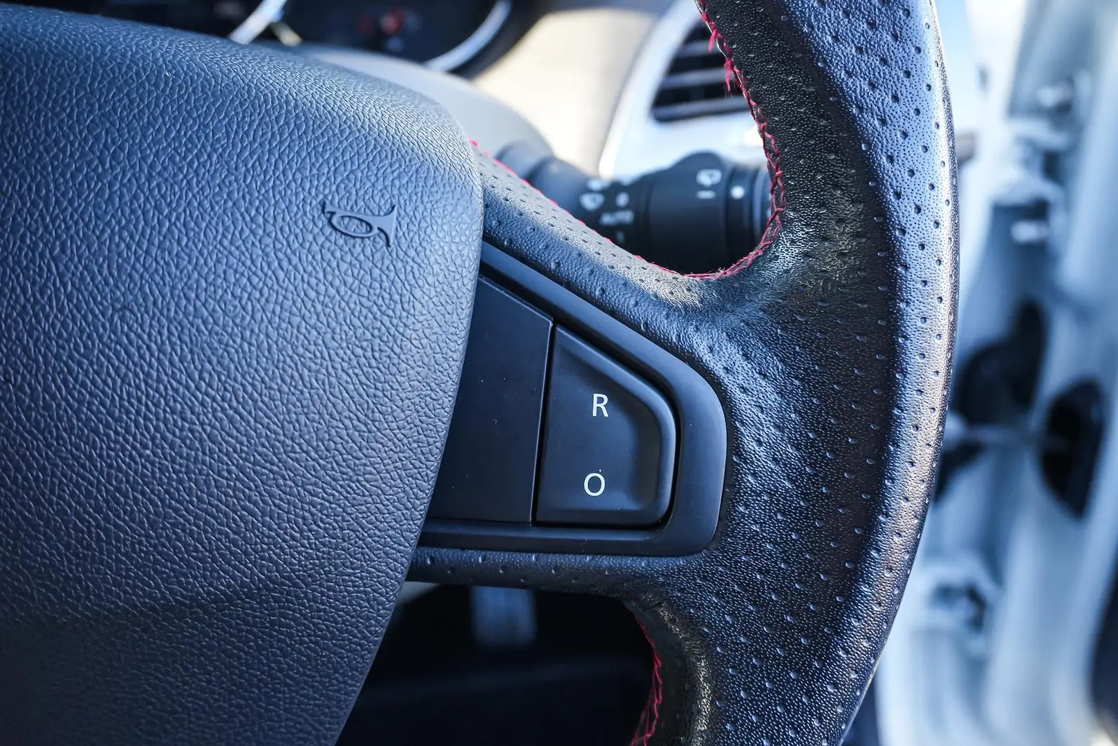 2015 Renault Megane Gallery Image 20