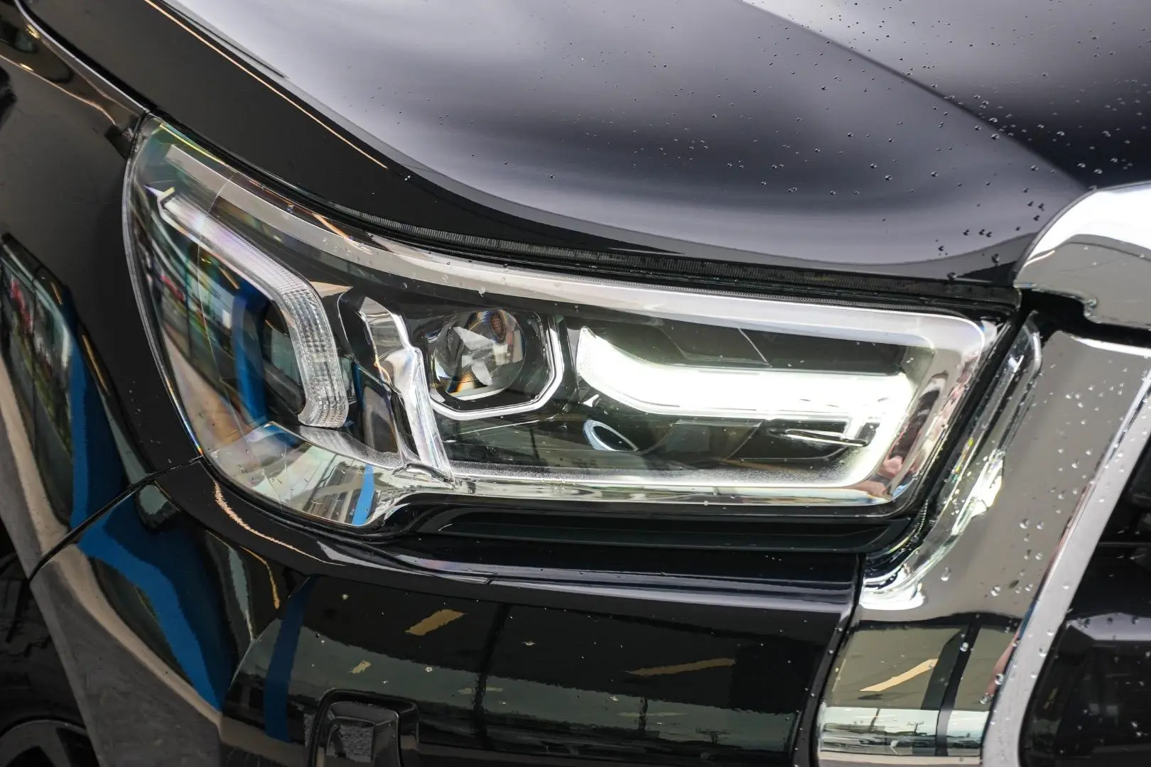2022 Toyota Hilux Gallery Image 11