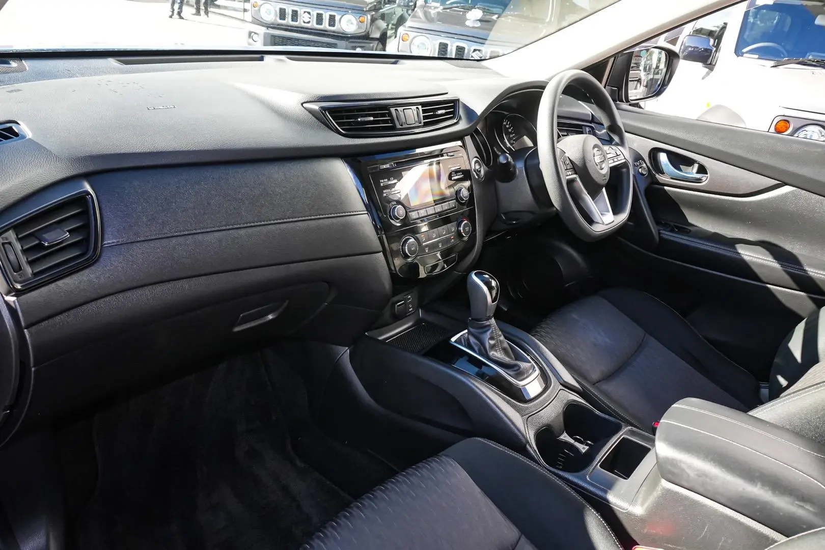 2020 Nissan X-TRAIL Gallery Image 10