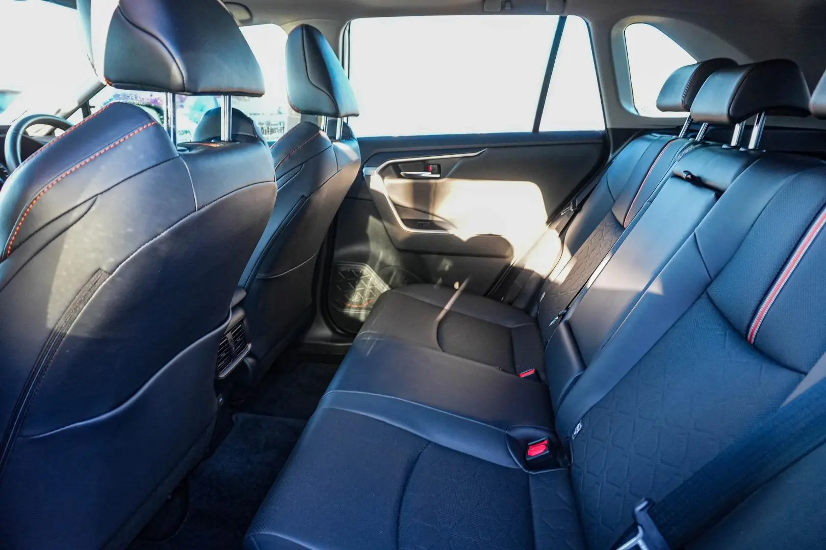 2024 Toyota RAV4 Gallery Image 8
