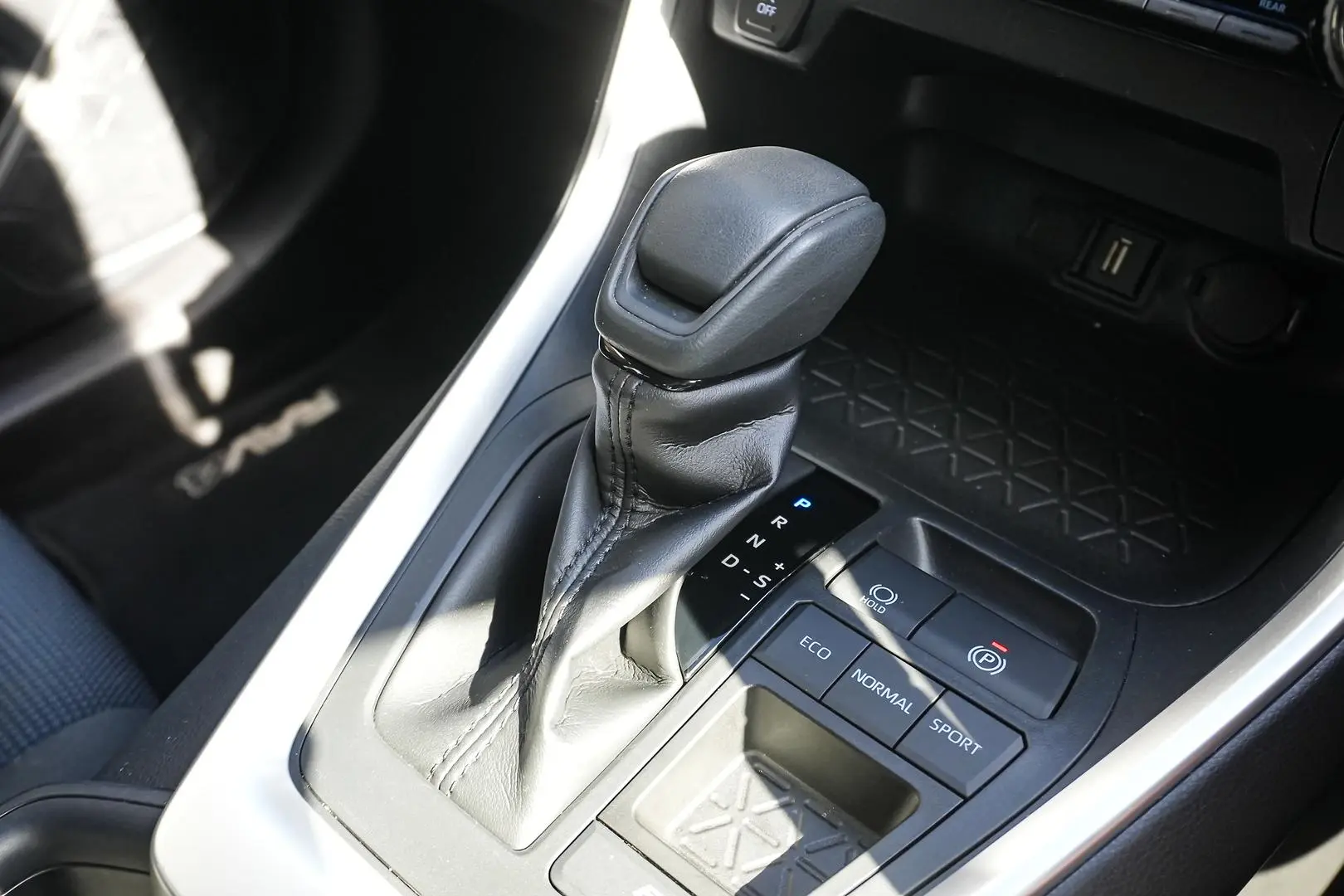 2022 Toyota RAV4 Gallery Image 19