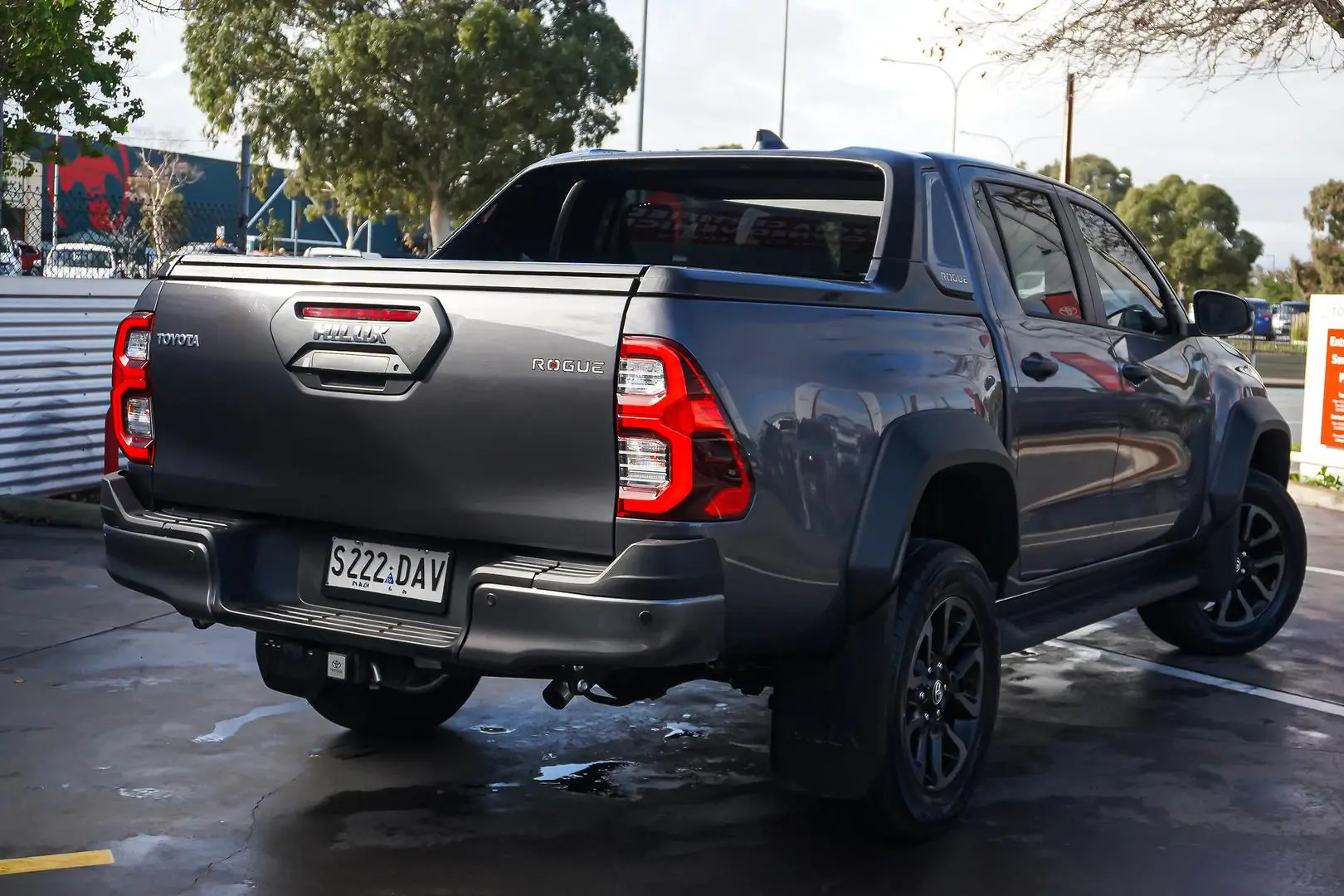 2024 Toyota Hilux Gallery Image 3