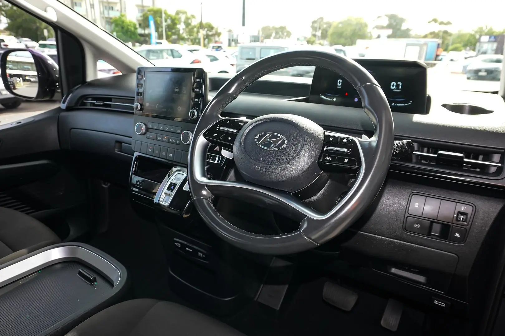 2023 Hyundai STARIA Gallery Image 7
