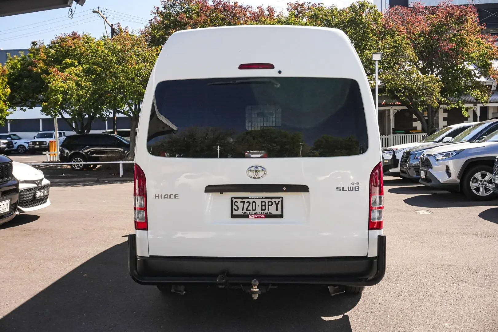 2017 Toyota Hiace Gallery Image 6