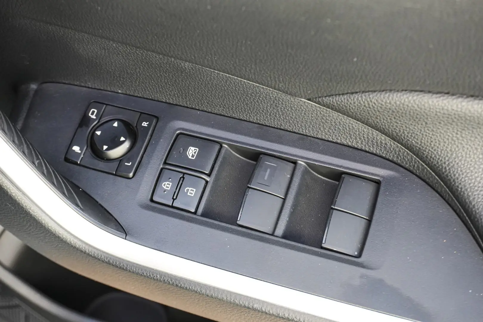 2022 Toyota RAV4 Gallery Image 19