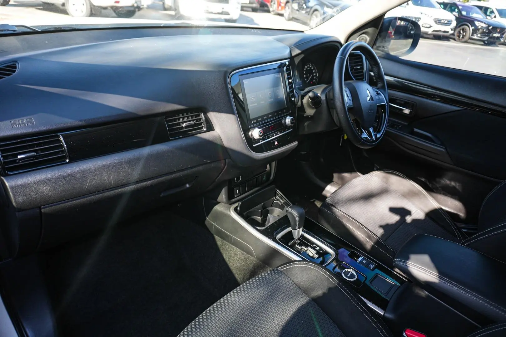 2019 Mitsubishi Outlander Gallery Image 10