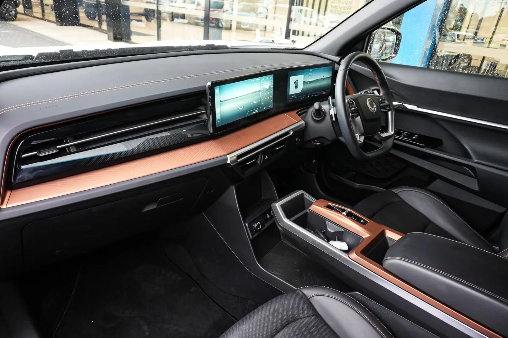 2024 KGM SsangYong Torres Gallery Image 11