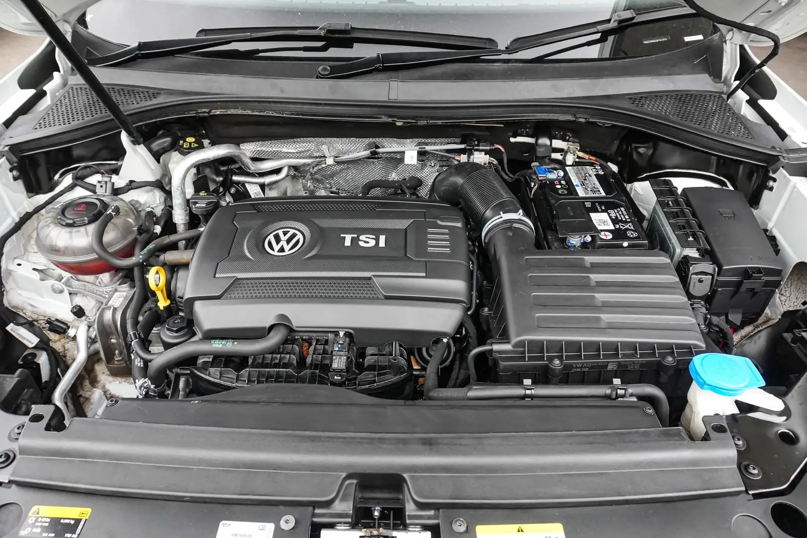 2020 Volkswagen Tiguan Gallery Image 25