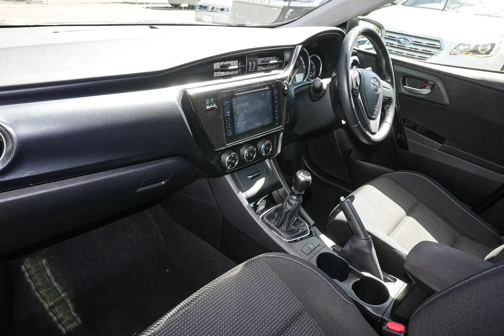 2017 Toyota Corolla Gallery Image 10