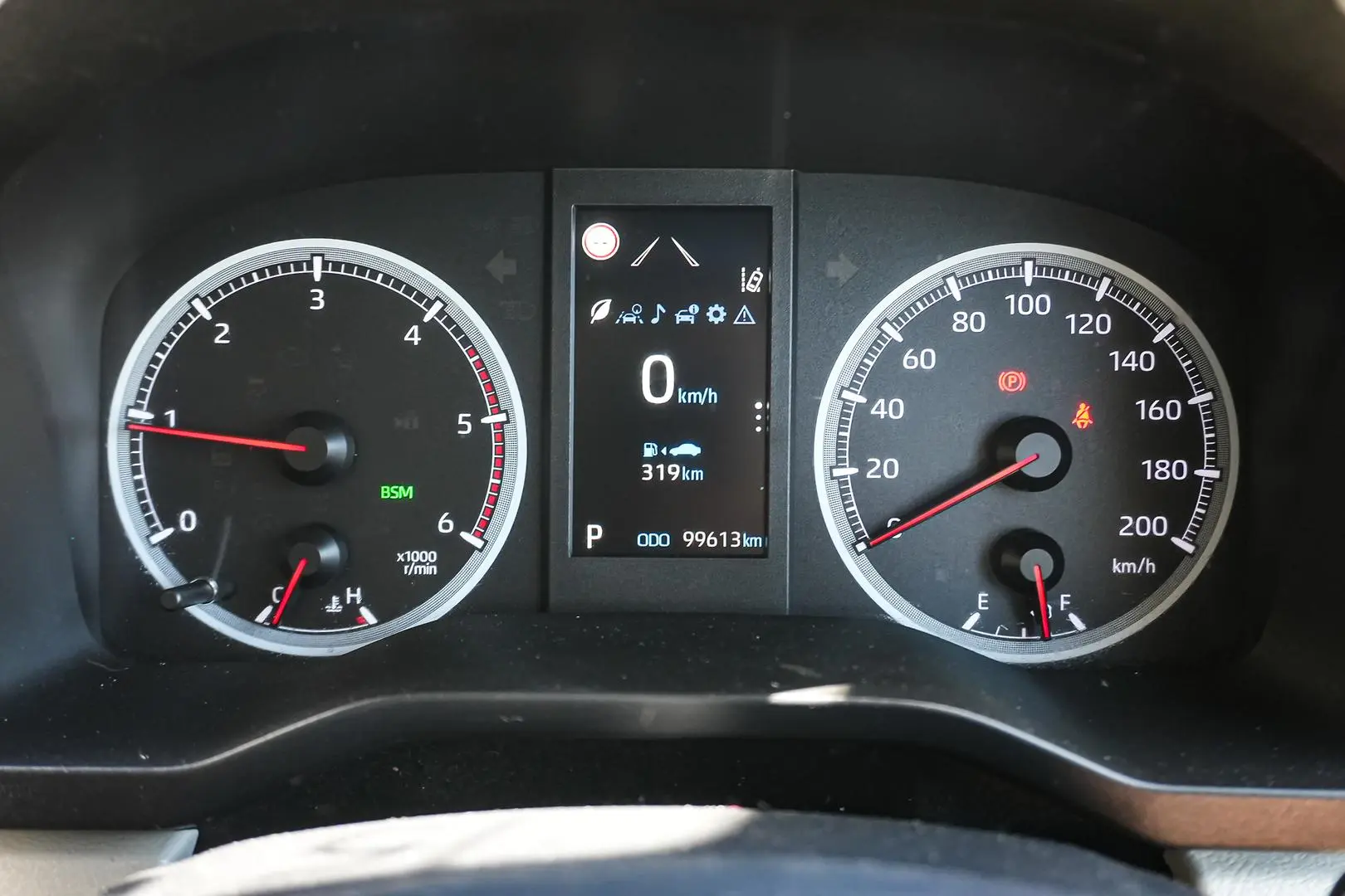 2020 Toyota Hiace Gallery Image 17