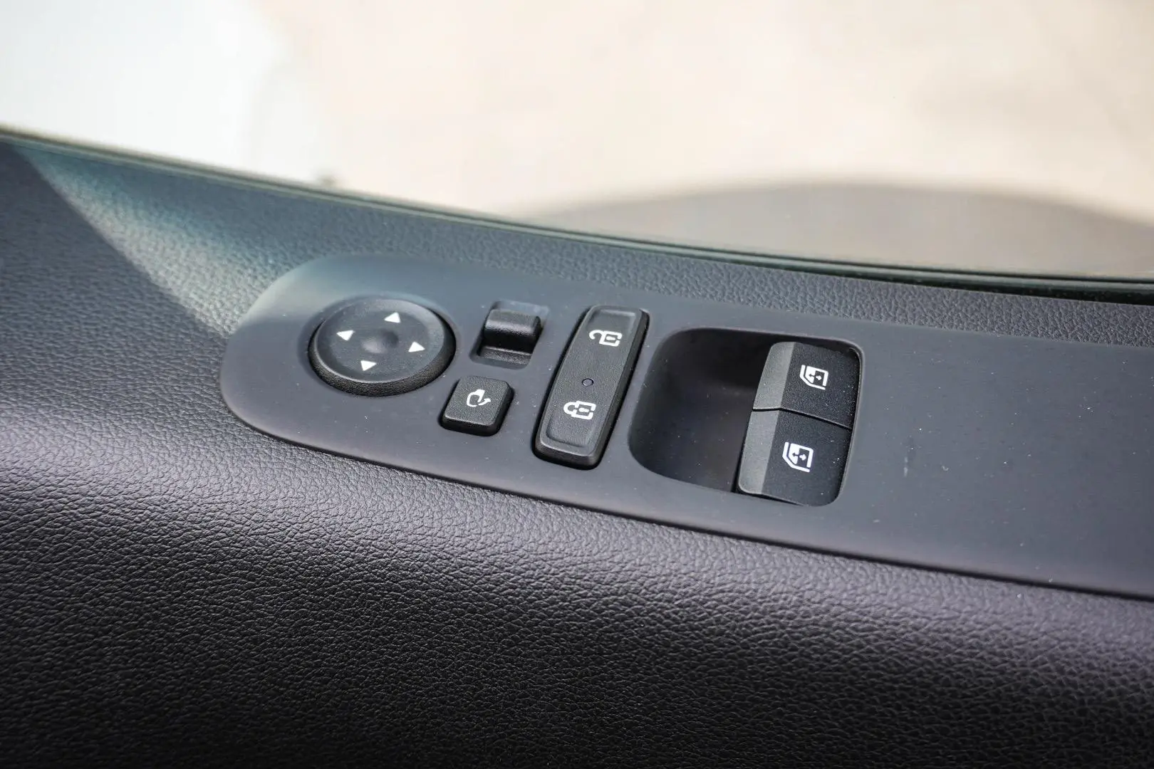 2022 Hyundai STARIA Gallery Image 18