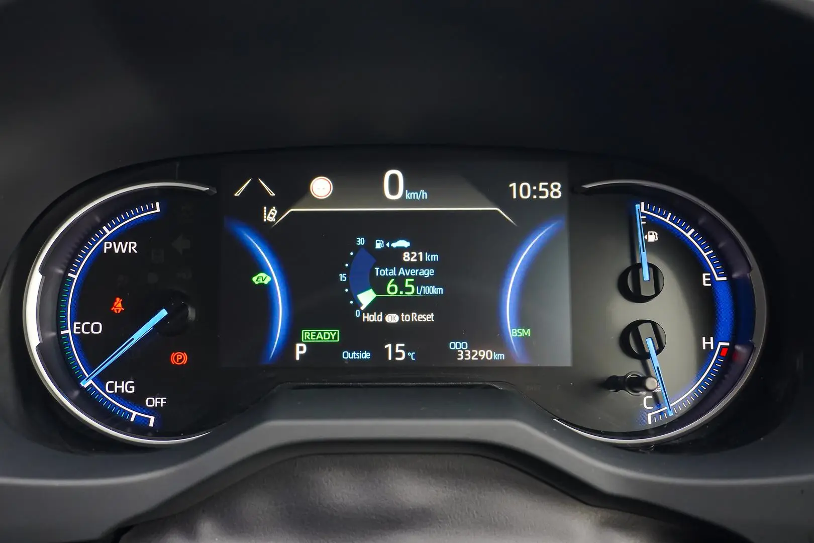 2025 Toyota RAV4 Gallery Image 17