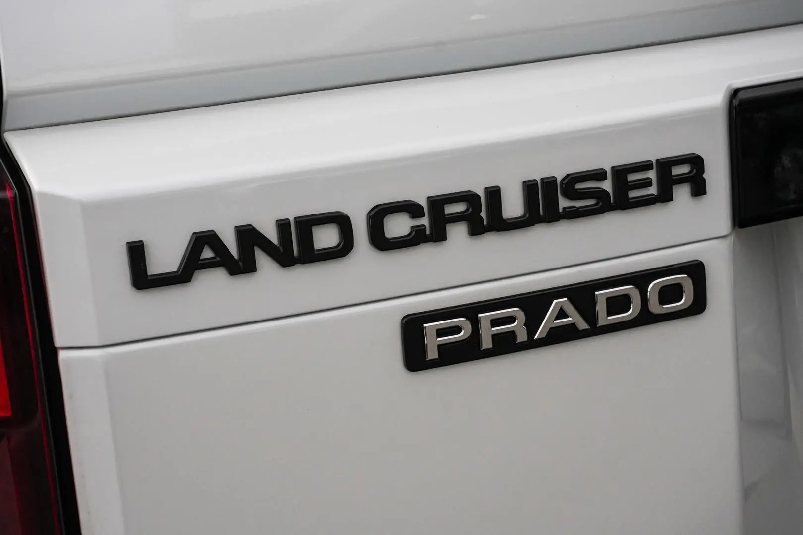 2025 Toyota Landcruiser Prado Gallery Image 15