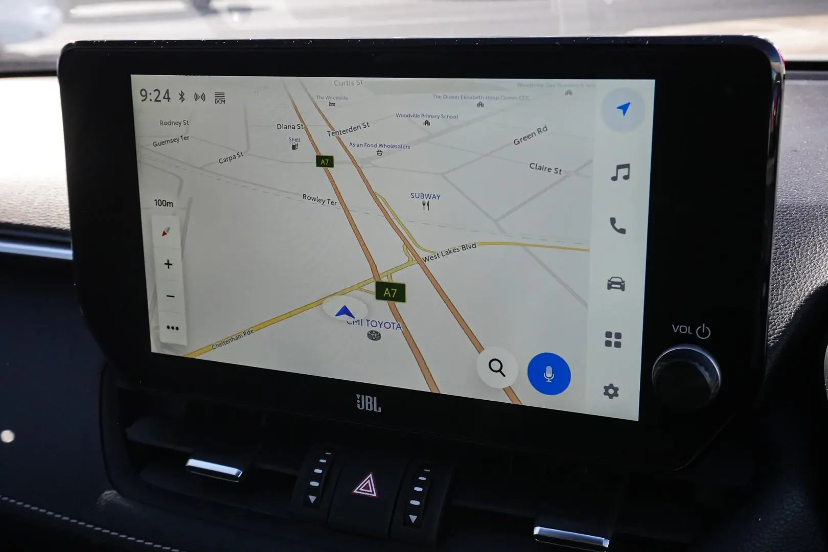 2025 Toyota RAV4 Gallery Image 19