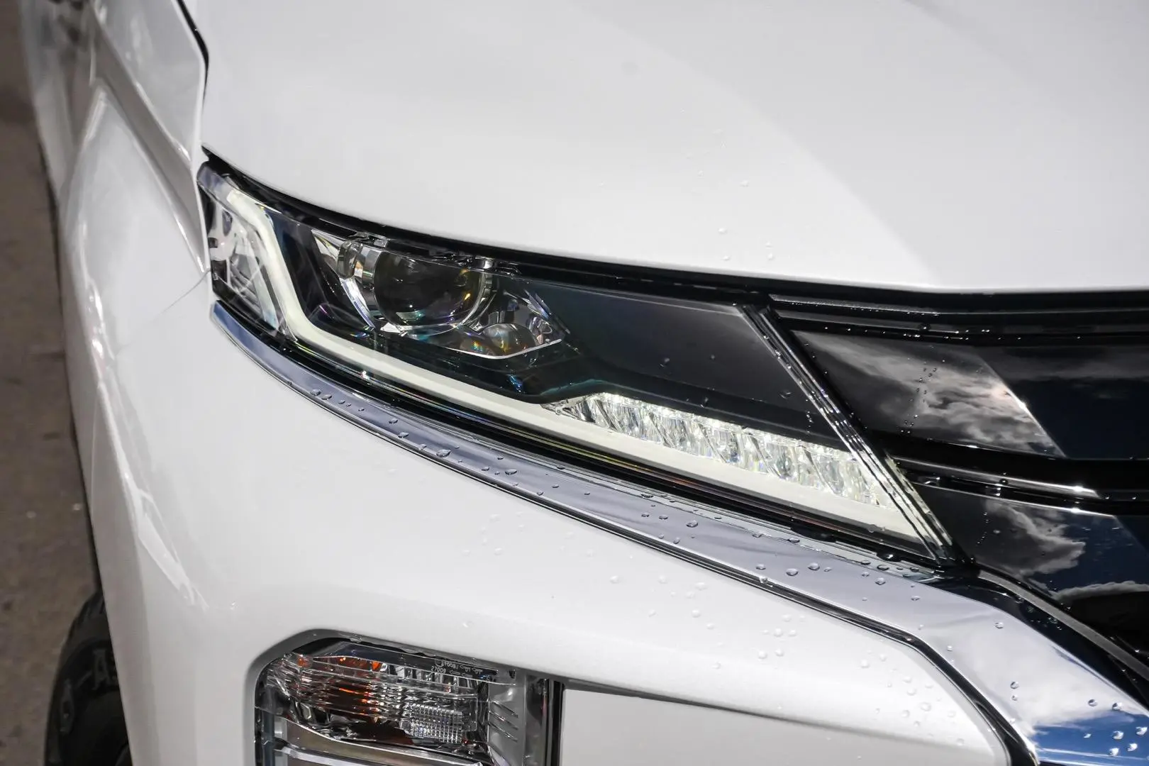 2023 Mitsubishi Pajero Sport Gallery Image 12