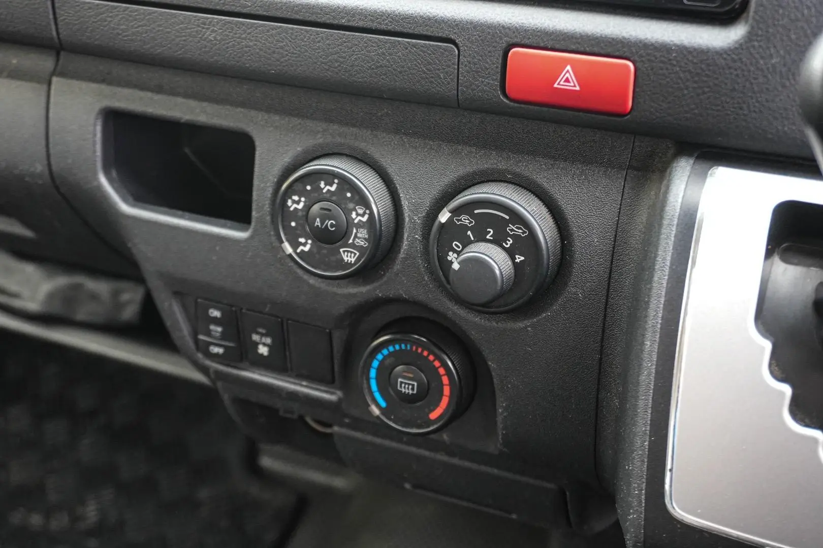 2017 Toyota Hiace Gallery Image 18