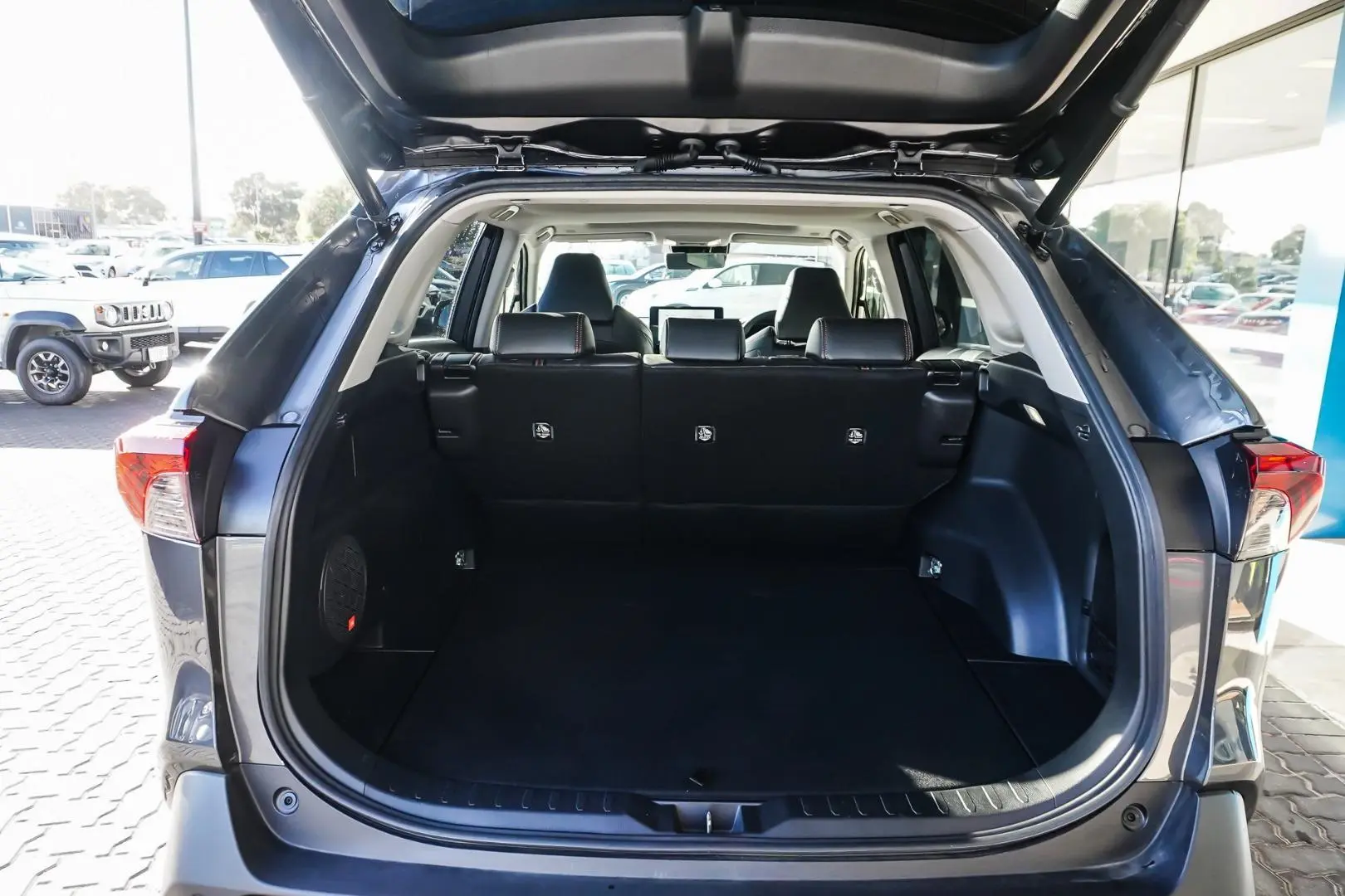 2023 Toyota RAV4 Gallery Image 11
