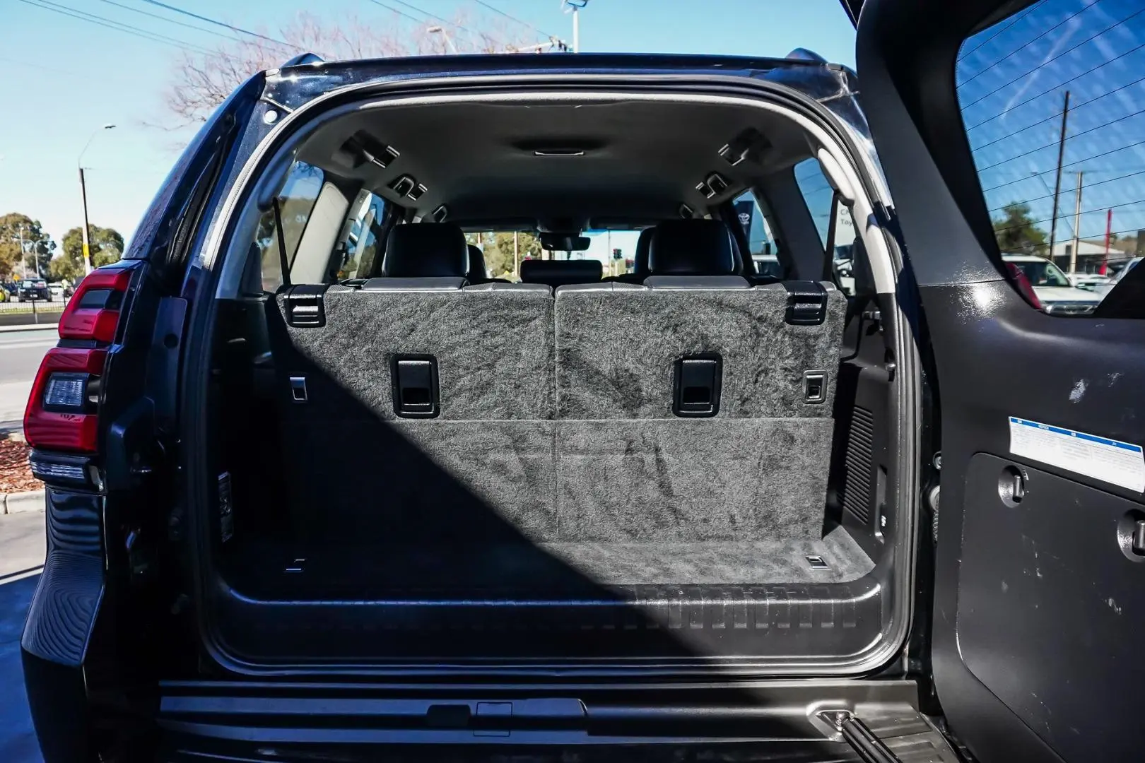2018 Toyota Landcruiser Prado Gallery Image 10