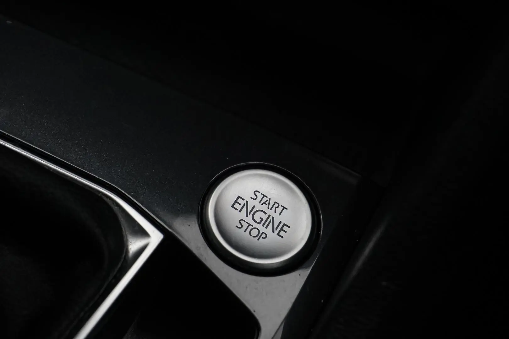 2022 Volkswagen Tiguan Gallery Image 25