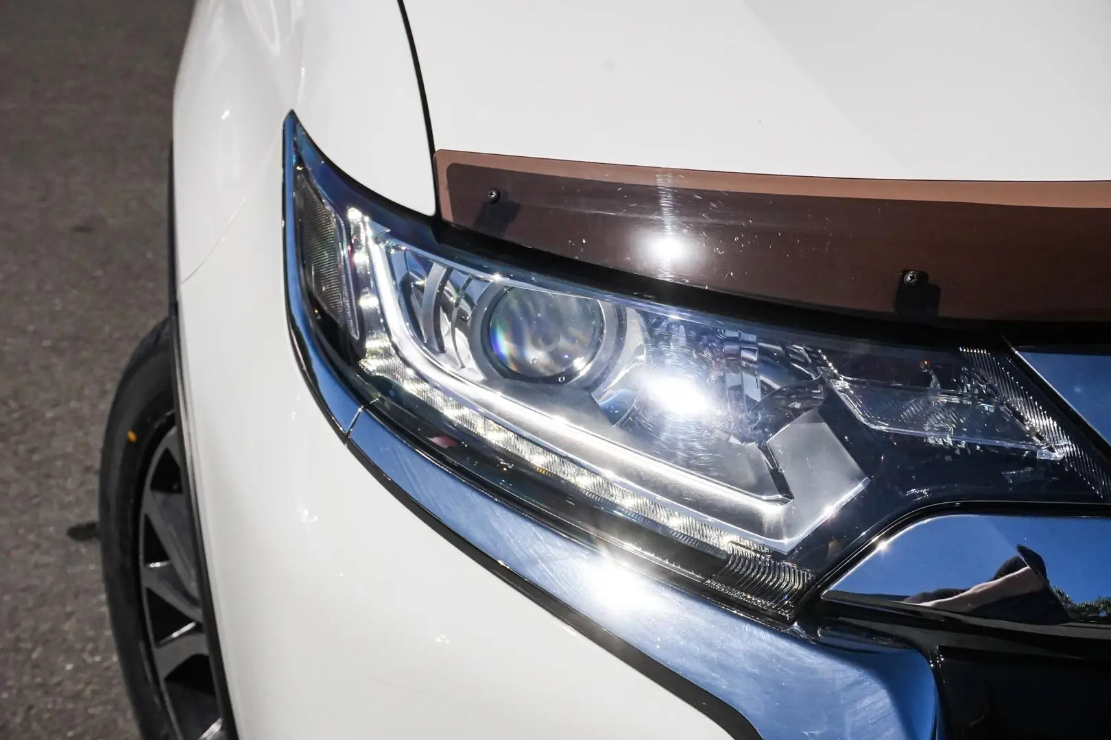 2016 Mitsubishi Outlander Gallery Image 12