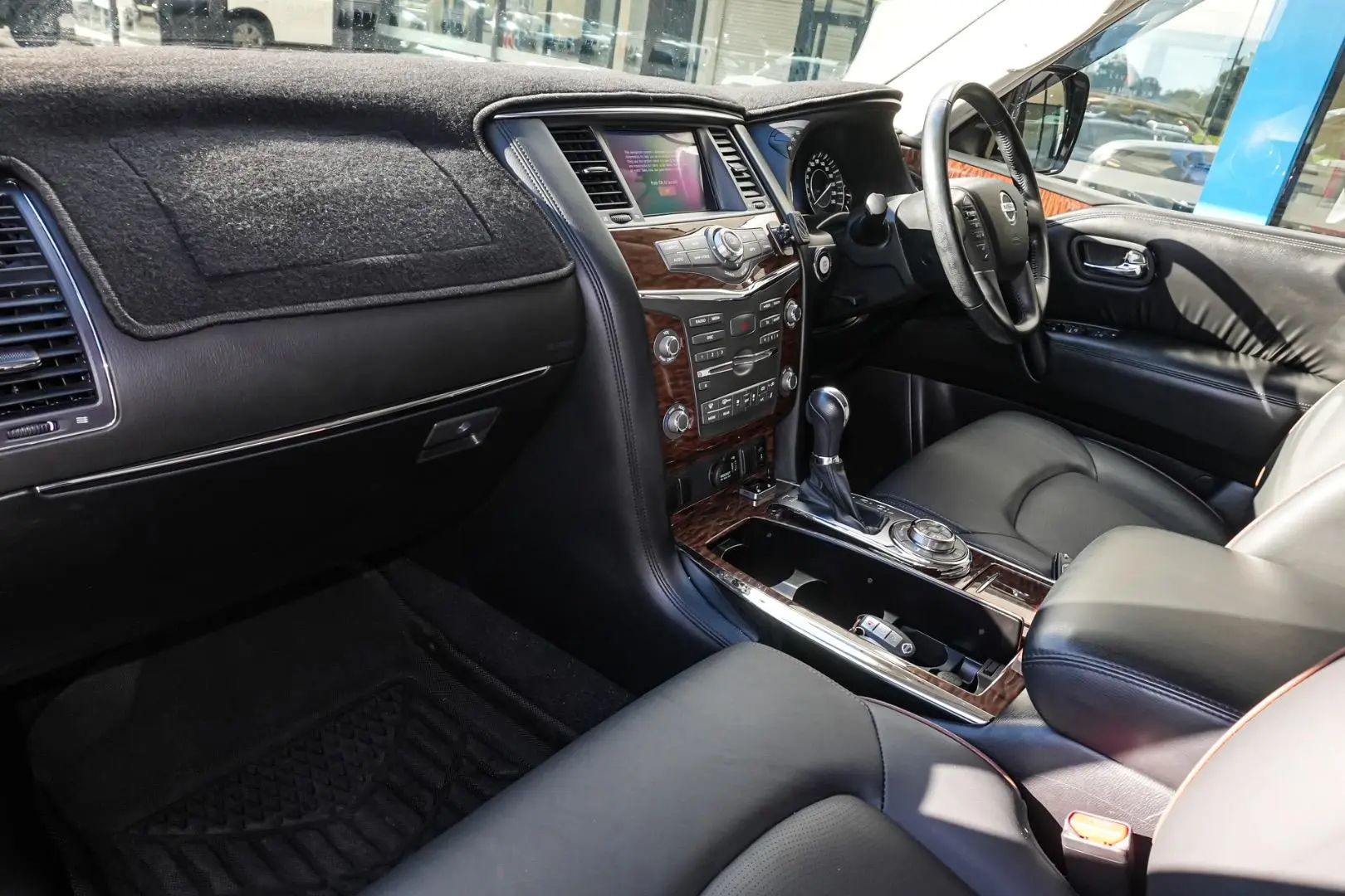 2021 Nissan Patrol Gallery Image 10